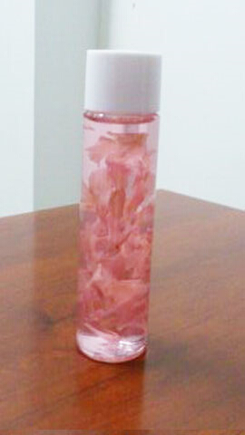 Pomegranate toner with petals